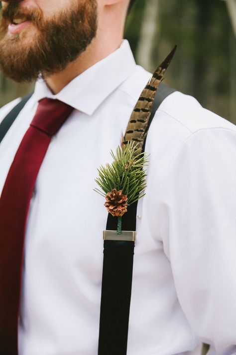 Cragon and Will's 14 Guest Colorado Elopement. Boutonniere made by the bride & groom. Photos by Wesley & Emma of W&E Photographie.  See more here....... @intimateweddings.com #boutonniere #elopement Casual Groom Outfit, Rocky Mountain Elopement, Casual Grooms, Rustic Boutonniere, Mens Fashion Wedding, Wedding Party Outfits, Wedding Scene, Groom Boutonniere, Breathtaking Wedding