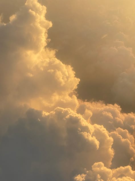 Aesthetic cloud wallpaper Golden Clouds Aesthetic, Golden Hour Aesthetic Wallpaper, Angelcore Aesthetic Wallpaper, Faces In Clouds, Daydreamer Aesthetic, Golden Hour Clouds, Angelic Clouds, Heavenly Aesthetic, Aesthetic Cloud Wallpaper