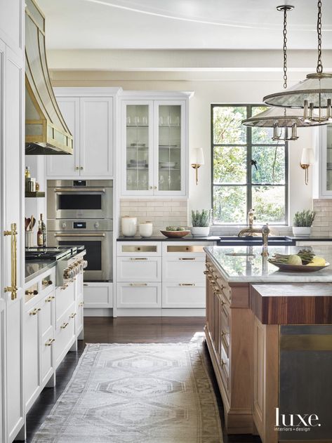 Harrison Design - Luxe Interiors + Design Atlanta Homes And Lifestyles, Homes Kitchen, Maria Killam, Oval Room Blue, Award Winning Kitchen, Classic White Kitchen, Harrison Design, Charming Kitchen, Marble Counter