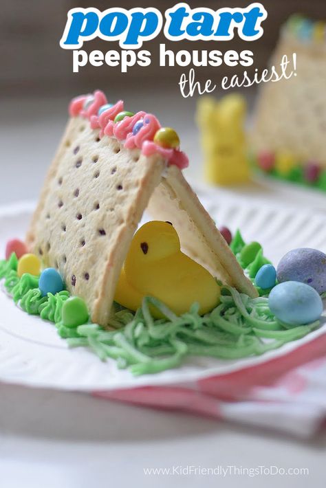 Here's how to make one of the easiest Peeps Houses with the kids. An adorable craft that doubles as a spring or Easter decoration. www.kidfriendlythingstodo.com Pop Tart House, Graham Cracker House, Peeps Crafts, Idea For Easter, Cracker House, Easter Food Crafts, Easter Snacks, Pop Tart, Edible Crafts