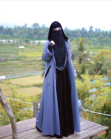 Hijab Niqab Burka, Khimar And Abaya, Borka Design, Burkha Designs, Islamic Clothing Abayas, Niqabi Girl, Fesyen Islam, Niqab Fashion, Muslim Style