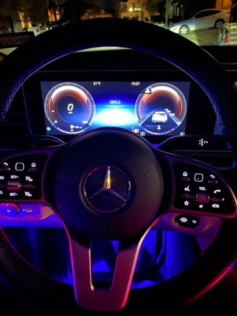 mercedes gle interior Mercedes Gle Suv, Mercedes Steering Wheel, Clean Mind, Mercedes Wheels, Mercedes Interior, Mercedes Benz Wallpaper, Mercedes Wallpaper, Mercedes Gle, Inside Car