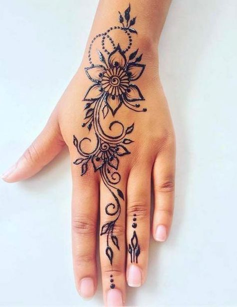 300+ Easy Henna Designs For Beginners On Hands (2020) Simple Mehandi Art For Kids Henne Tattoo, Henna Drawings, Henna Inspired Tattoos, Cute Henna, Tato Henna, Henna Tattoo Hand, Henna Tattoo Designs Hand, Simple Henna Tattoo, Beginner Henna Designs