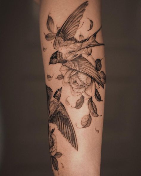 Two Birds Tattoo Design, Two Love Birds Tattoo, Floral And Bird Tattoo, Two Bird Tattoos For Women, Swallow Tattoo Arm, Bird Sleeve Tattoo, Oriole Tattoo, Lea Tattoo, Swallows Tattoo