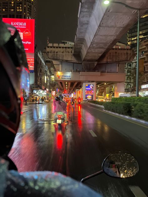 Bangkok Night Aesthetic, Bangkok City Aesthetic, Bangkok Travel Aesthetic, Bangkok Thailand Aesthetic Night, Nights Out Aesthetic, Bangkok Thailand Aesthetic, Traffic Aesthetic, Bangkok Aesthetic, Thailand Night