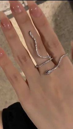 Ethereal Jewelry, Hand Jewelry Rings, Snake Rings, Pretty Jewelry Necklaces, Pandora Hearts, Snake Jewelry, Magical Jewelry, Jewelry Accessories Ideas, Girly Accessories