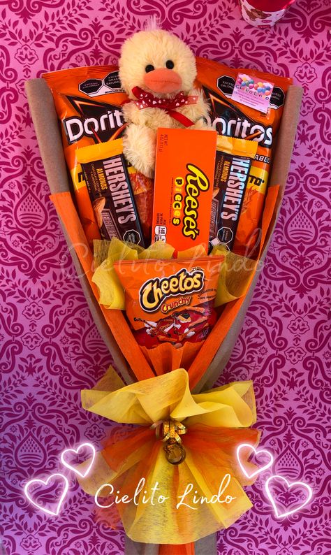 Doritos Gift Ideas, Flower Candy Bouquet, Chocolate Abuelita, Candy Letters, Cheetos Crunchy, Candy Flowers, Chocolate Bouquet, Candy Bouquet, Chocolate Almonds