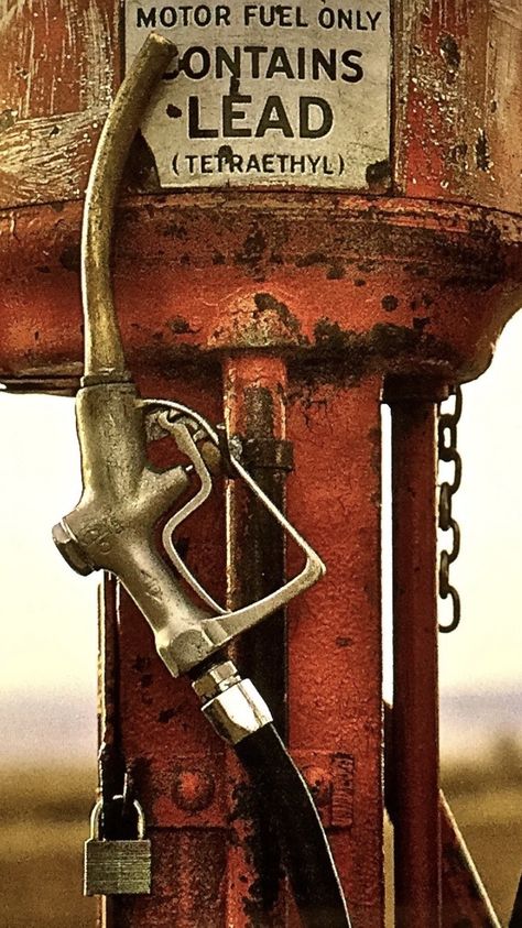 Rust Never Sleeps, Old Gas Pumps, Vintage Gas Pumps, Pompe A Essence, Not My Circus, Old Country Stores, Primitive Homes, 2160x3840 Wallpaper, Gas Pumps