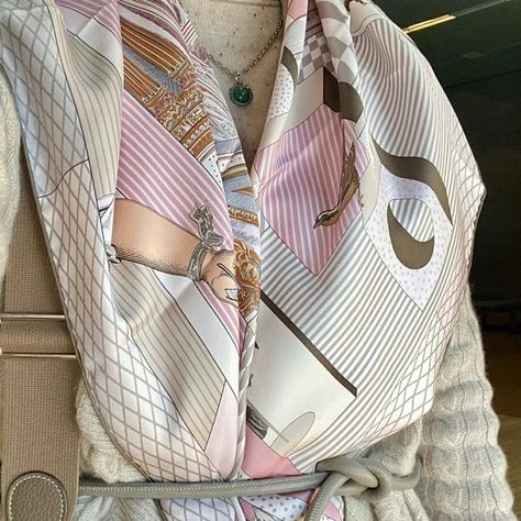 How To Wear A Hermes Scarf 14 Scarves Aesthetic, Hermes Scarf Outfit, Scarf On Bag, Scarf Outfit Summer, Scarf Aesthetic, Wire Crochet Jewelry, Large Silk Scarf, Parisian Women, Poplin Blouse