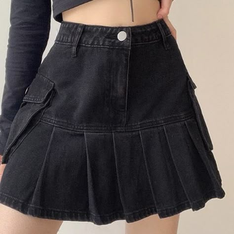 Jeans Mini Skirt, Rok Mini, Mode Shoes, Black Denim Skirt, Cooler Look, 가을 패션, Dream Clothes, Gilmore Girls, Black Skirt