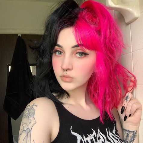 hailey 🕸🕷 on Instagram: “back 2 my roots 🖤 @manicpanicnyc hot hot pink #manicpanic #pinkhair #splitdye #hair #hairinspo” Half N Half Hair Color, Half N Half Hair, Pink Chunky Highlights, Half Hair Color, Half Colored Hair, Goth Angel Sinner, Short Dyed Hair, Goth Angel, Half And Half Hair