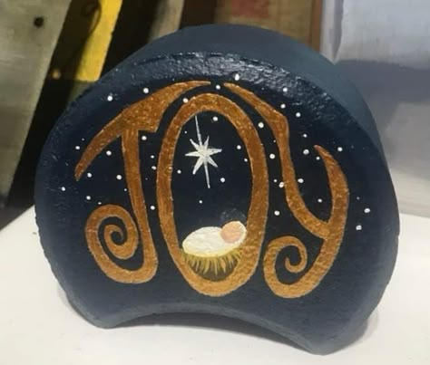 Rock Nativity, Christmas Themes Ideas, Christian Christmas Ornaments, Christmas Rock Art, Rock Painting Christmas, Advent By Candlelight, Christmas Rock Painting, Christmas Painted Rocks, Nativity Painting