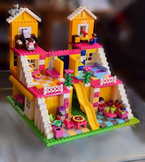 Lego Duplo Castle Ideas, Lego Blocks Ideas, Duplo Lego Ideas, Duplo Building Ideas, Lego Duplo House, Lego Duplo Building Ideas, Duplo Builds, Lego Ideas To Build Easy, Lego Duplo Ideas