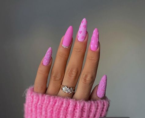 Barbie Pink Nails, Cute Pink Nails, Pink Glitter Nails, Pink Gel Nails, Hot Pink Nails, Long Nail Designs, Nail Designs Valentines, Pink Nail Designs, Chic Nails