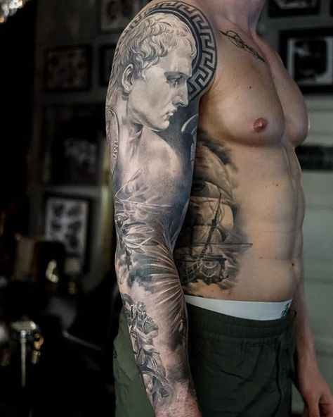 These Ancient Greek and Roman Art Tattoos are Amazing «TwistedSifter Rome Tattoo, Sparta Tattoo, Ancient Art Tattoo, Art Inspired Tattoos, Hyper Realistic Tattoo, Men Tattoos Arm Sleeve, Mr T, Rome Antique, Greek Tattoos