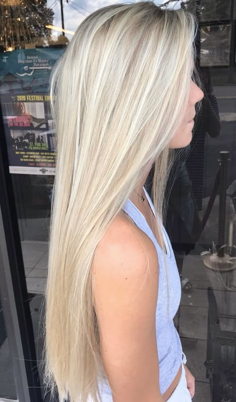 Blonde Hair Color All Over, Natural Blonde With Platinum Highlights, Super Light Balayage, Teenage Blonde Hair, Hair Inspo Color Platinum Blonde, Bright Blonde Summer Hair 2023, Bright Blonde Balayage Straight Hair, Blonde Hair With A Hint Of Pink, Blonde Bright Highlights