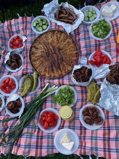 Iftar time with some delicious veggies and Flia in Orllan, Kosovo Balkan Summer, Balkan Aesthetic, Lebanese Breakfast, Iftar Time, Breakfast Presentation, Albanian Food, Albanian Recipes, Albanian Flag, Macedonian Food