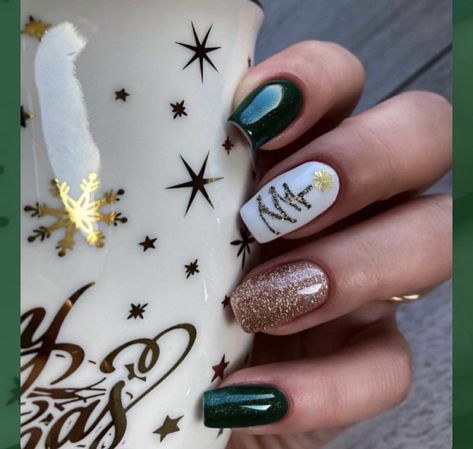 Chiefs Nails, Christmas Gel, Nail Painting, Winter Nails Acrylic, Christmas Gel Nails, Polish Ideas, Winter Styles, Christmas Nail Art Designs, Christmas Nails Acrylic