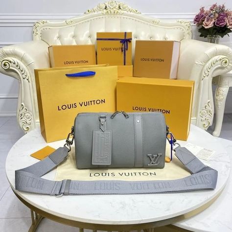 Lv Keepall, Handbags Black, Black Handbags, Black Grey, Louis Vuitton Bag, Grey And White, Fashion Brand, Bags Handbags, Branding Design