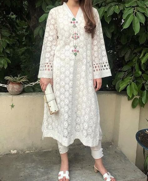 Chikankari Suits Design Sleeve, Lucknowi Kurti Neck Designs, Lucknowi Kurta Designs Women, Off White Chicken Suit, White Kurta Neck Designs Women, Schiffli Kurta Designs, Cotton Chikankari Suit Designs, Hakoba Kurta Designs White, Chikan Kurti Designs Latest