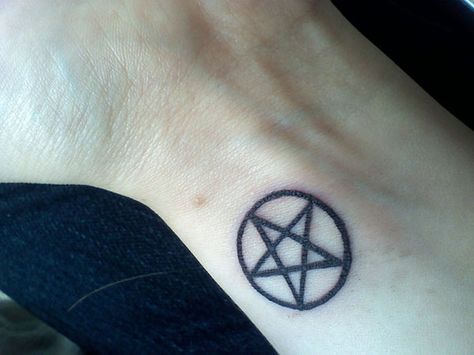 Pentacle tattoo. So simple. Want. Pentacle Tattoo, Pentagram Tattoo, Stick Poke, Satanic Tattoos, Pagan Tattoo, Wiccan Tattoos, Circle Tattoo, Witch Tattoo, Small Tattoos Simple