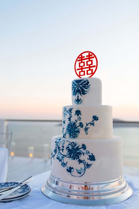 Chinese Inspired Wedding, Wedding Cake Chinese, White And Blue Wedding Cake, Chinoiserie Cake, Santorini Greece Wedding, Chinese Wedding Favors, Orchid Wedding Cake, Three Tier Wedding Cake, Modern Chinese Wedding