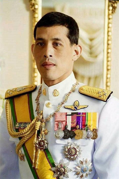 King Rama 10, King Of Thailand, King Thailand, Thailand History, King Bhumipol, King Pic, King Rama 9, Thai Royal Family, Thai King