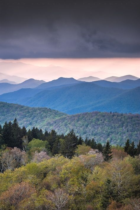 https://flic.kr/p/Vrx4ry | Appalachia Blue Ridge Parkway Spring NC Landscape | With first day of summer having officially arrived yesterday, I find myself still going through images from this years' Spring adventures!  Here's one from the Cowee Mountains Overlook that I liked, shot handheld with the D700 and 70-200mm f/2.8 VR II lens.   To me, this scene embodies the Southern Appalachian Mountains in the early spring season; colorful blooms adorning the hillsides as your eyes travel the endless Smokey Mountains Vacation, Mountains Aesthetic, Spring Images, Nc Mountains, Mountain Vacations, First Day Of Summer, Appalachian Mountains, Blue Ridge Parkway, Before Sunset