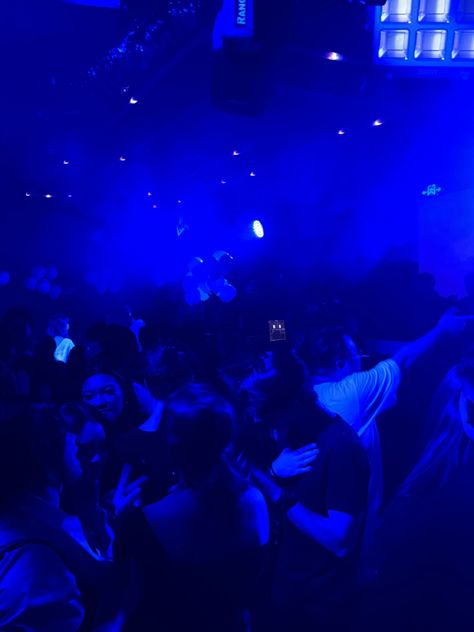 Dark Blue Party Aesthetic, Party Blue Aesthetic, Party Aesthetic Blue, Blue Party Aesthetic, Ravenclaw Party, Aesthetic Harry Potter, Hogwarts Party, Night Club Aesthetic, Blue Aesthetic Dark