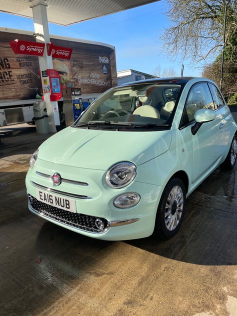 Mint Fiat 500, Mint Green Fiat 500, Cute Small Cars, Fiat 500 Interior, Teal Car, Fiat 500c, New Fiat, Motos Vintage, Carros Vintage