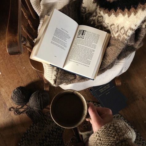 irishmansdaughter Kaetlyn Anne, College Meals, Mountain Style, Harvest Time, Winter Is Here, Coffee And Books, Autumn Aesthetic, Book Inspiration, Winter Christmas