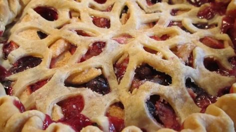 I have made these pies for many years and always get great results and reviews! These pies are not too sweet, and the fresh fruit taste really shines! Bumbleberry Pie, Rhubarb Recipes Pie, Raspberry Rhubarb, Pie Dough Recipe, Red Delicious Apples, Rhubarb Pie, Good Pie, Berry Pie, Pie Tops