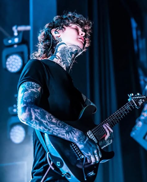 Tim Henson Aesthetic, Tim Henson Tattoo, Tim Henson Wallpaper, Tim Henson, Beatiful People, Heavy Metal Fashion, Vibe Clothes, Hair Reference, Guitar Player