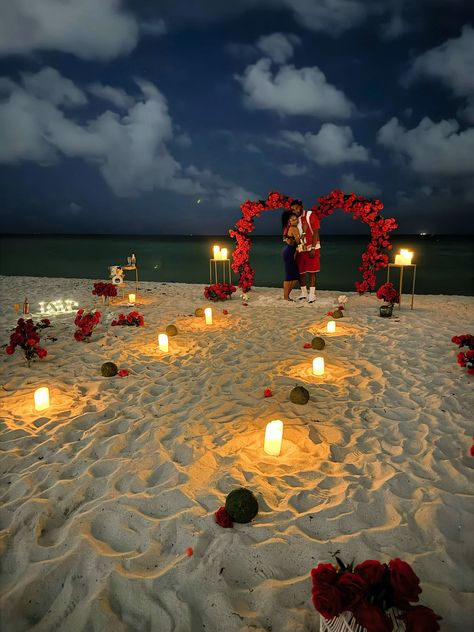 Marry Me Proposal Ideas Romantic Beach, Marry Me Beach Proposal Night, Places To Propose Ideas, Private Beach Proposal, Girlfriend Ask Out Ideas, Beach Wedding Proposal, Dream Proposal Romantic, Cute Proposal Ideas Engagement, Simple Engagement Proposal Ideas