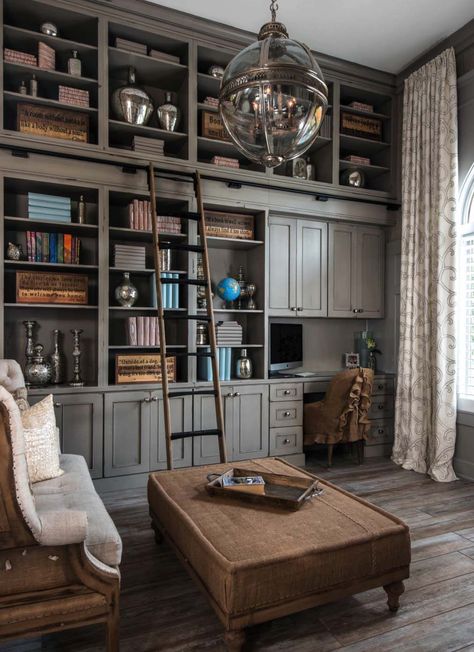 28 Dreamy home offices with libraries for creative inspiration Distressed Wood Floors, Shabby Chic Decorating, Home Office Library, Home Library Design, Home Libraries, Home Office Space, Shabby Chic Homes, A Living Room, Home Library