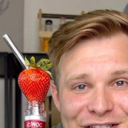 Timthetank on Instagram: "Red Berry Ciroc Lemonade Slushy!" Fruity Party Drinks, Fruity Party, Cocktails To Try, Frozen Cocktails, Boozy Drinks, Drinks Alcohol, Alcohol Drink Recipes, Drink Ideas, Adult Beverages