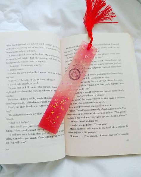 New item Bookmark Miraculous ladybug Marinette inspired 🌸 11€ contact me if interested...soon will be up in my etsy store 😘 #bookmark… Miraculous Ladybug Bookmark, Space Bookmarks, Miraculous Ladybug Marinette, Art Class, New Item, Miraculous Ladybug, Art Classes, Etsy Store, Arts And Crafts