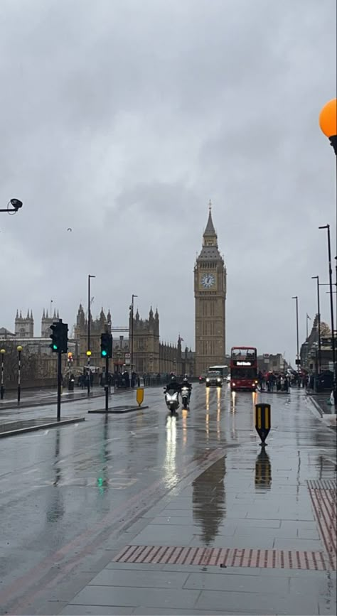 Rainy London Aesthetic, London Countryside, Living In London Aesthetic, London Morning, London In March, Rainy London, London Rain, London Weather, Aesthetic London