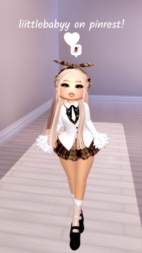 Y2k Rh Outfits, Aesthetic Royale High Outfits, Royal High Outfits Ideas, Roblox Royale High Outfits, Royal High Outfits, Cheap Aesthetic, Rh Hacks, Royale High Outfits, Roblox Royale High