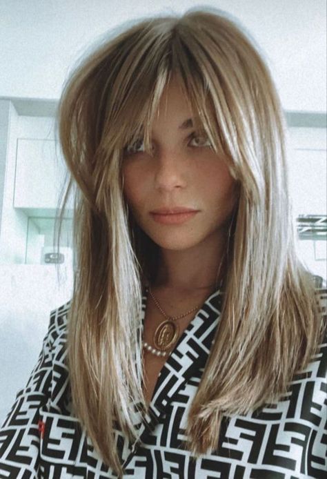 Modern Feathered Hairstyles, Fringe Haircuts, Bangs Fringe, Blonde Hair Looks, Fringe Hairstyles, Long Blonde, Hair Studio, Long Hairstyles, Long Bob