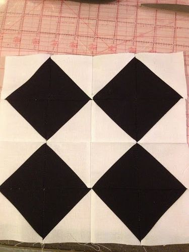 Hst Quilt, Black And White Squares, Colchas Quilting, Triangle Quilts, Modern Quilt Blocks, White Quilts, Light Quilt, Half Square Triangle Quilts, Half Square Triangle