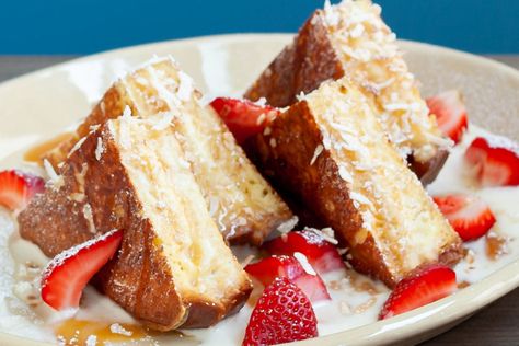 Omg French Toast Snooze, Snooze Am Eatery, Cinnamon French Toast, Brioche Bread, French Toast Recipe, Fresh Strawberries, Pure Maple Syrup, Best Dining, Toasted Coconut