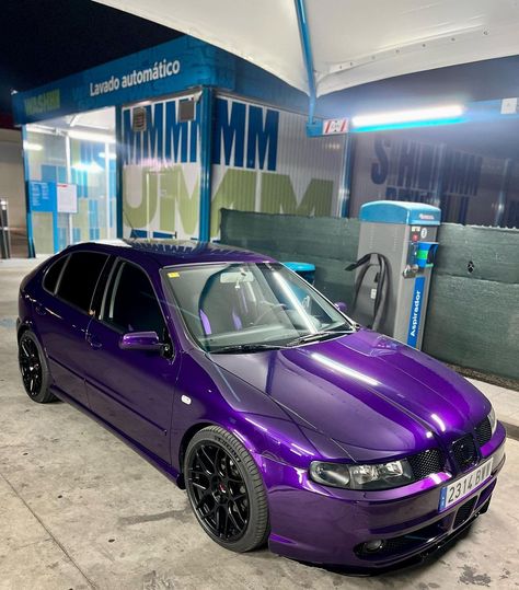 Enamorada se queda corto 🤤💜 * * * * * * #seat #seatleon #leon #seatleonmk1españa #seatleonmk1 #seatleonfr #seatleonmk1fr #seatleón… | Instagram Seat Leon Mk1, Seat Leon Fr, Golf Mk4, Custom Wraps, Seat Ibiza, Car Mods, Seat Leon, Rat Rod, Cars And Motorcycles