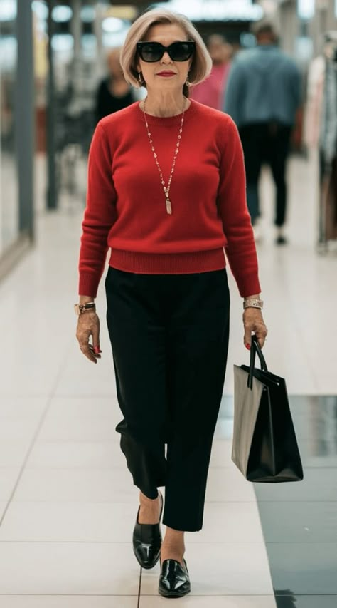 Chic and sophisticated outfits for petite women over 60. Outfit ideas that emphasize comfort and elegance, perfectly suited for a petite frame. Over 60 Fashion Petite, Older Woman Outfit, Petite Fashion Outfits, Fashion Over 60, Endless Fashion, French Women Style, Sophisticated Outfits, Older Women Fashion, Over 60 Fashion