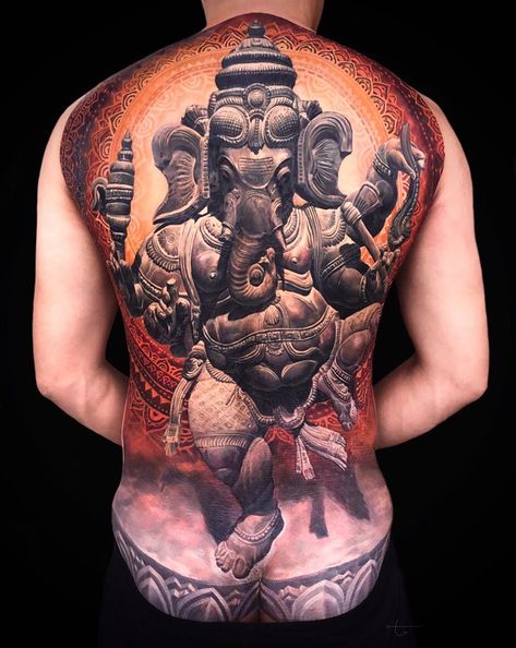 Ganesha Tattoo Back, Amazing Tattoos For Men, 3d Ganesha, Mad Max Tattoo, Tattooed Person, Hindu Tattoos, Ganesh Tattoo, Traditional Japanese Tattoo Designs, Backpiece Tattoo