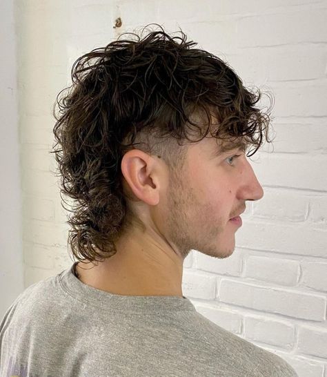 Wolf Cuts Men, Hair Styles For Long Hair Men, Mens Wolf Cut Short, Wolf Cut Men Curly, Curly Wolf Cut Men, 80s Hairstyles Male, Wolf Cut Hair Men, Wolf Hairstyles, Mens Wolf Cut