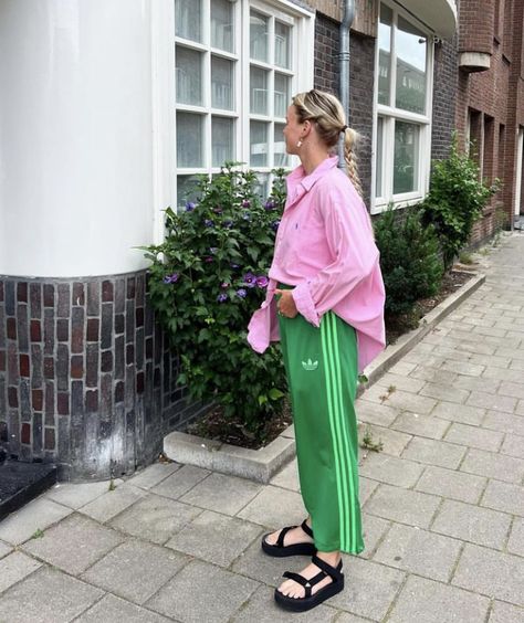 adidas, adidas pants outfits, adidas outfit, athleisure outfits, athleisure style, athleisure outfits summer, trendy outfits, trendy fashion How To Style Adidas Joggers, Adidas Track Pants Outfit, Adidas Pants Outfit, Fashion Inspo Summer, Cool Girl Aesthetic, Looks Adidas, Track Pants Outfit, Outfit Adidas, Chica Cool