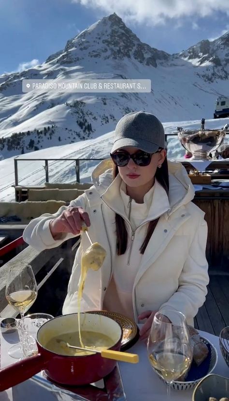 Ski Trip Aesthetic, Europe Winter Travel, Mountain Aesthetic, Ski Girl, Geneva Switzerland, Europe Winter, Instagram Feed Inspiration, Skiing Outfit, Ski Trip