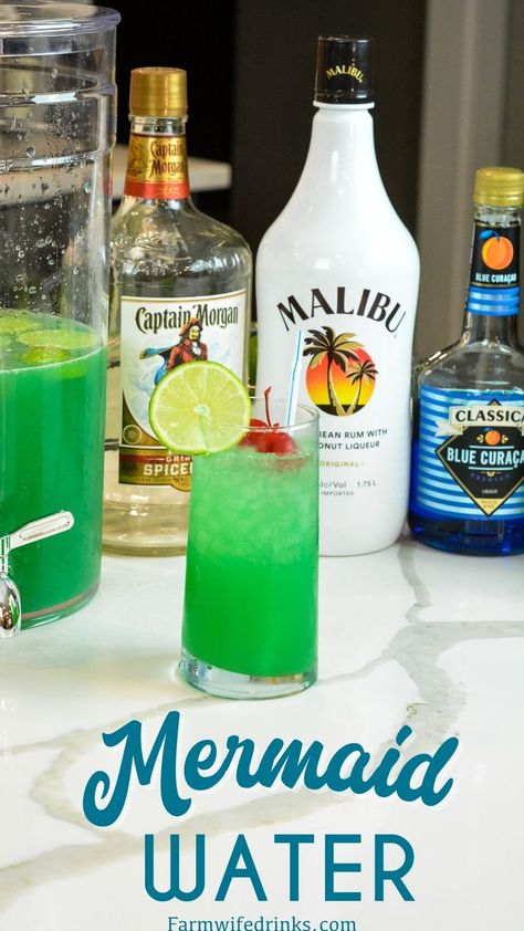 Green Colored Alcoholic Drinks, Captain Morgan Drinks Easy, Liquid Mary J Drink, Green Mixed Drinks, St Patricks Day Drinks Alcohol, Mermaid Water Drink, Green Alcoholic Drinks, Mermaid Juice, Rum Punch Drink