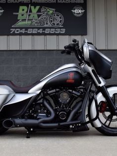 Street Glide Custom, Harley Davidson Motorcycles Fatboy, Hd Street Glide, Street Glide Bagger, Custom Street Glide, Custom Bikes Cafe Racers, Custom Motorcycle Paint Jobs, Мотоциклы Harley Davidson, Street Glide Harley